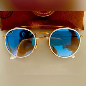 Like new! Super cute!